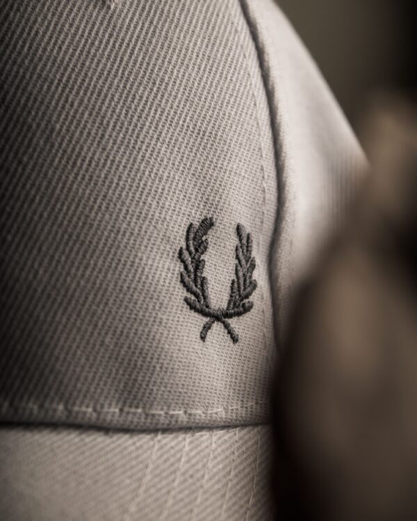 Gorra bordada